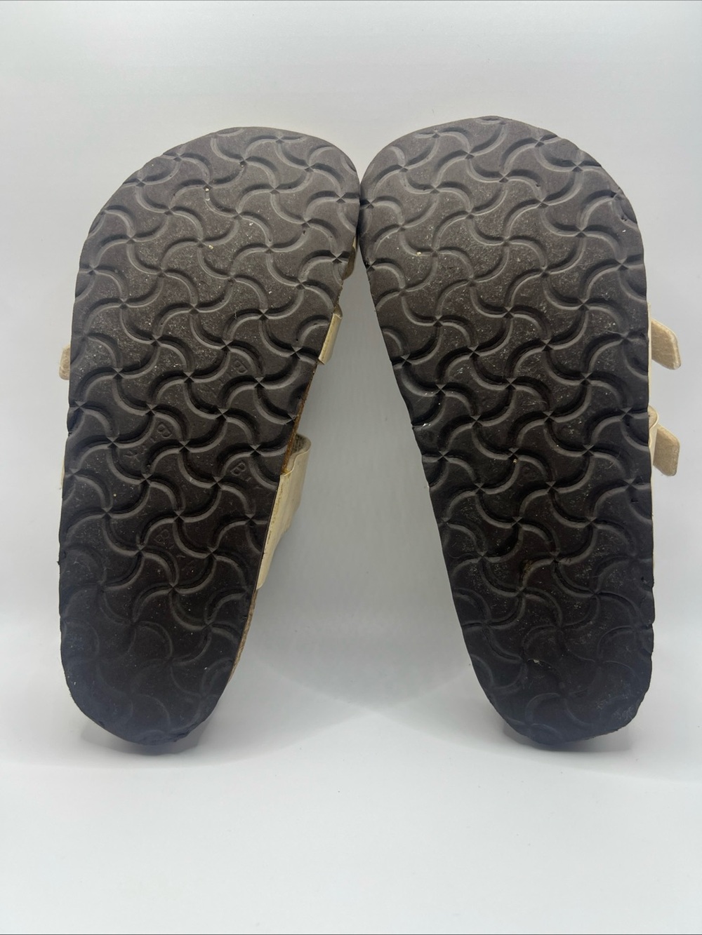 Birkenstock Women’s Metallic Cream Crisscross Buckle Sandals - Picture 5 of 7